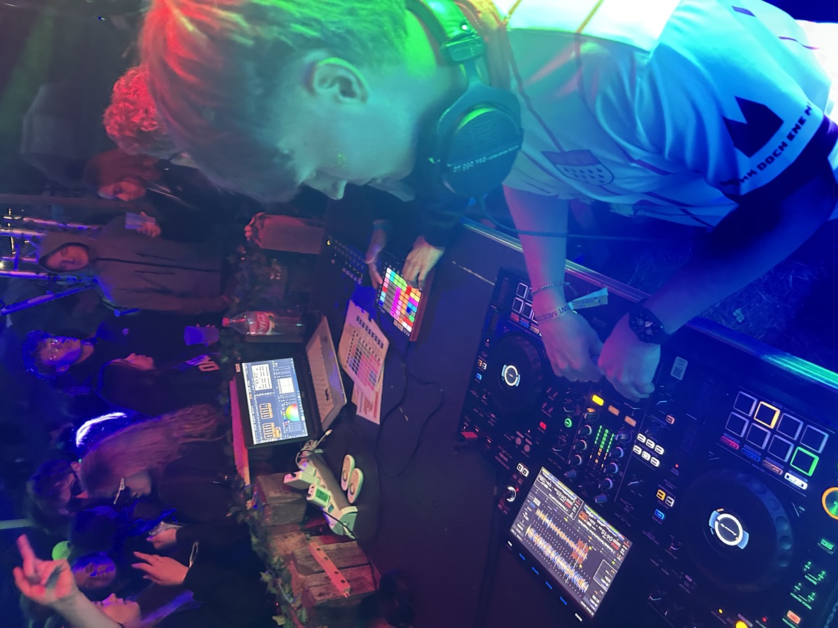 DJ-Setup mit Lichtshow