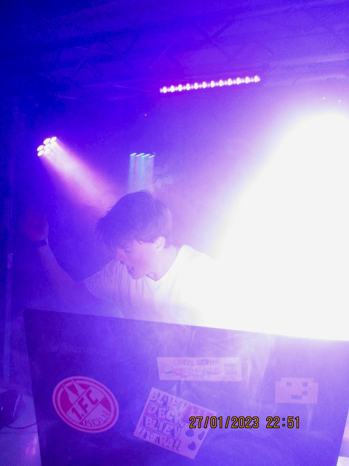 DJ Rocky beim Auflegen